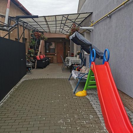 Fully Furnished Studio Sighetu Marmaţiei Exterior foto